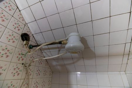 Casa à venda com 250m², 3 quartos e 3 vagas Casa à venda com 250m², 3 quartos e 3 vagasChuveiro