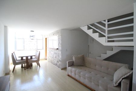 Apartamento para alugar com 72m², 2 quartos e 1 vagaSala