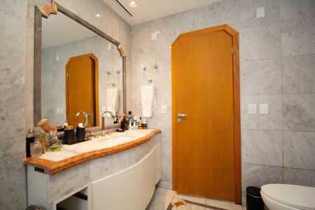 Apartamento à venda com 864m², 5 quartos e 2 vagasBanheiro 1 suíte Master