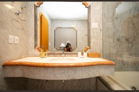 Apartamento à venda com 864m², 5 quartos e 2 vagasBanheiro 3