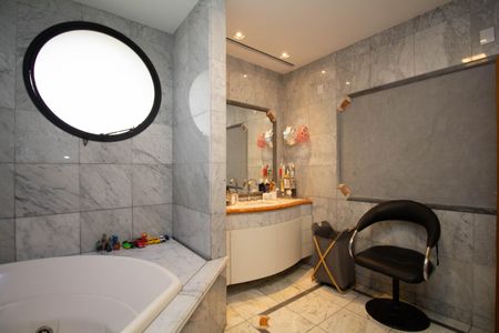 Apartamento à venda com 864m², 5 quartos e 2 vagasBanheiro 2 suíte Master