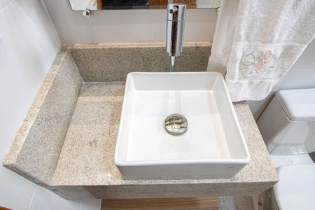 Apartamento à venda com 68m², 2 quartos e 2 vagas Apartamento à venda com 68m², 2 quartos e 2 vagasBanheiro da Suíte