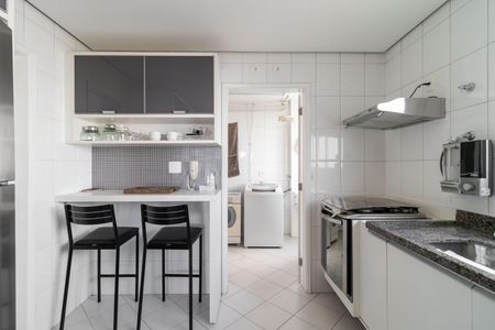 Apartamento para alugar com 155m², 3 quartos e 2 vagas Apartamento para alugar com 155m², 3 quartos e 2 vagasCozinha