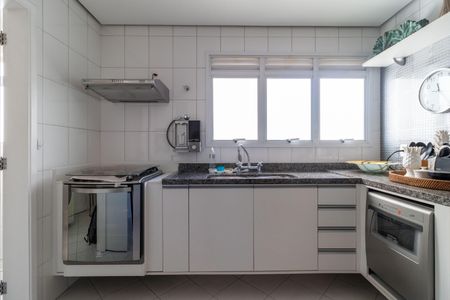 Apartamento para alugar com 155m², 3 quartos e 2 vagas Apartamento para alugar com 155m², 3 quartos e 2 vagasCozinha