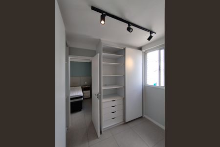 Apartamento à venda com 76m², 2 quartos e 2 vagasCloset da suíte