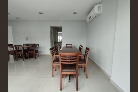 Apartamento à venda com 76m², 2 quartos e 2 vagasÁrea comum - Salão de festas