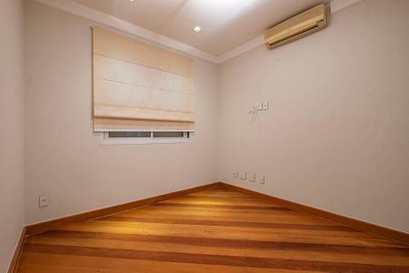 Apartamento para alugar com 258m², 4 quartos e 4 vagas Apartamento para alugar com 258m², 4 quartos e 4 vagasSuíte 3