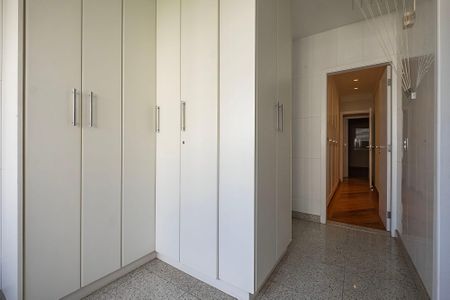 Apartamento para alugar com 258m², 4 quartos e 4 vagas Apartamento para alugar com 258m², 4 quartos e 4 vagasÁrea de Serviço