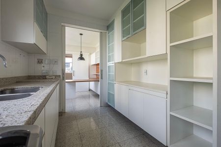Apartamento para alugar com 258m², 4 quartos e 4 vagas Apartamento para alugar com 258m², 4 quartos e 4 vagasCozinha