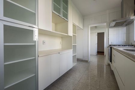 Apartamento para alugar com 258m², 4 quartos e 4 vagas Apartamento para alugar com 258m², 4 quartos e 4 vagasCozinha