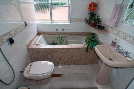 Apartamento à venda com 268m², 3 quartos e 2 vagasBanheiro 