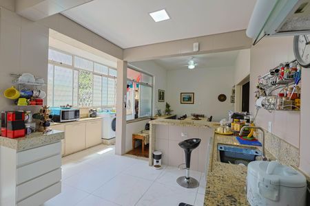 Apartamento à venda com 120m², 3 quartos e 1 vaga Apartamento à venda com 120m², 3 quartos e 1 vagaCozinha e Área de Serviço