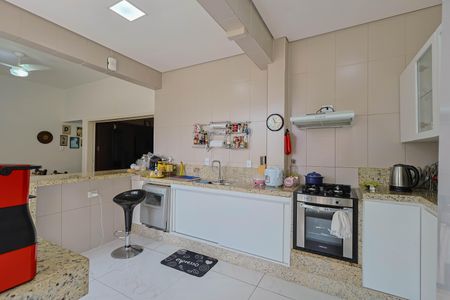 Apartamento à venda com 120m², 3 quartos e 1 vaga Apartamento à venda com 120m², 3 quartos e 1 vagaCozinha e Área de Serviço