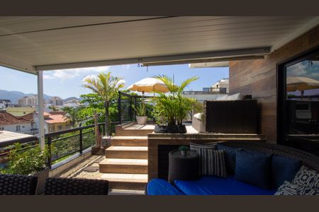 Apartamento para alugar com 189m², 3 quartos e 2 vagasVaranda