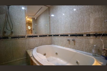 Apartamento para alugar com 189m², 3 quartos e 2 vagasBanheiro da Suíte 1