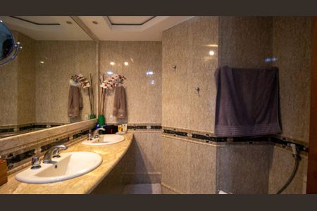 Apartamento para alugar com 189m², 3 quartos e 2 vagasBanheiro da Suíte 1