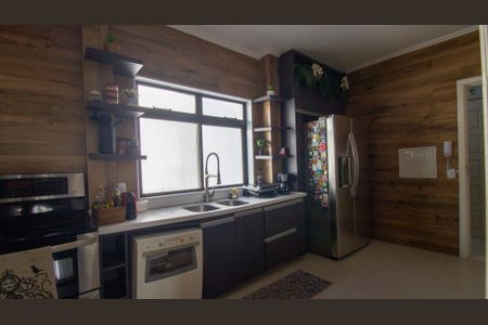 Apartamento para alugar com 189m², 3 quartos e 2 vagasCozinha e Área de Serviço