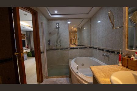 Apartamento para alugar com 189m², 3 quartos e 2 vagasBanheiro da Suíte 1