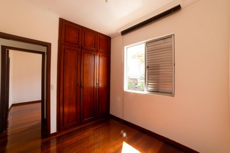 Apartamento à venda com 80m², 3 quartos e 2 vagasQuarto 2