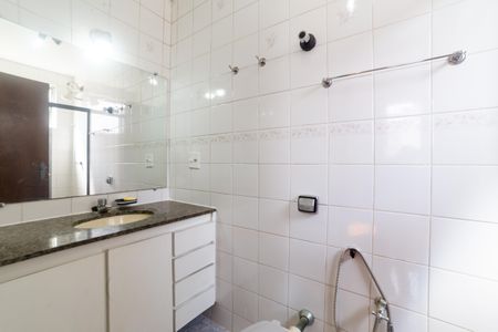 Apartamento à venda com 80m², 3 quartos e 2 vagasBanheiro da Suíte