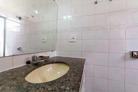 Apartamento à venda com 80m², 3 quartos e 2 vagasBanheiro da Suíte
