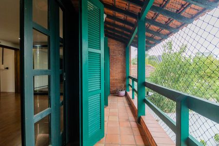 Casa à venda com 255m², 4 quartos e 3 vagasSuíte Varanda