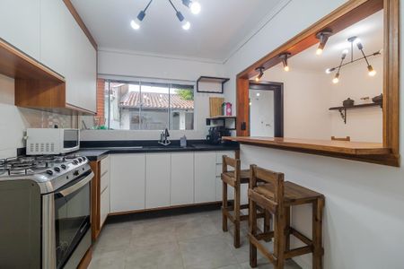 Casa à venda com 255m², 4 quartos e 3 vagasCozinha