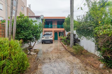 Casa à venda com 255m², 4 quartos e 3 vagasFachada