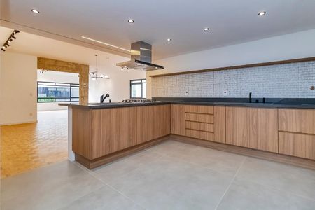 Apartamento à venda com 221m², 3 quartos e 2 vagas Apartamento à venda com 221m², 3 quartos e 2 vagasFoto 01