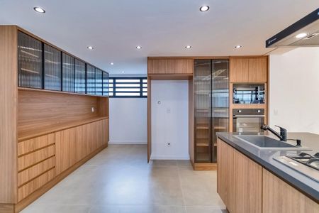 Apartamento à venda com 221m², 3 quartos e 2 vagas Apartamento à venda com 221m², 3 quartos e 2 vagasFoto 01