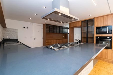 Apartamento à venda com 221m², 3 quartos e 2 vagas Apartamento à venda com 221m², 3 quartos e 2 vagasFoto 01