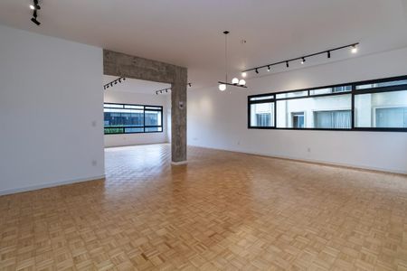 Apartamento à venda com 221m², 3 quartos e 2 vagas Apartamento à venda com 221m², 3 quartos e 2 vagasFoto 01