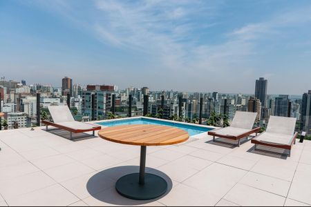 Studio à venda com 33m², 1 quarto e sem vaga Studio à venda com 33m², 1 quarto e sem vagaÁrea Comum - Piscina