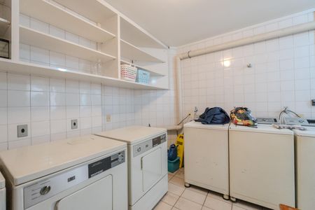 Apartamento à venda com 60m², 2 quartos e 1 vaga Apartamento à venda com 60m², 2 quartos e 1 vagaLavanderia