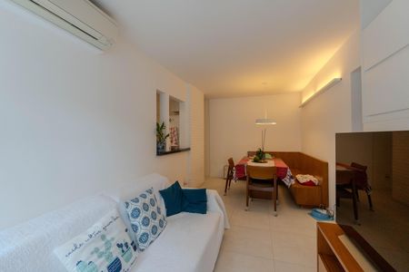Apartamento à venda com 60m², 2 quartos e 1 vaga Apartamento à venda com 60m², 2 quartos e 1 vagaSala