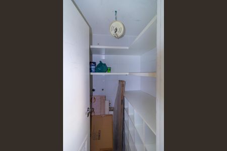 Apartamento à venda com 104m², 3 quartos e 3 vagas Apartamento à venda com 104m², 3 quartos e 3 vagasDespensa