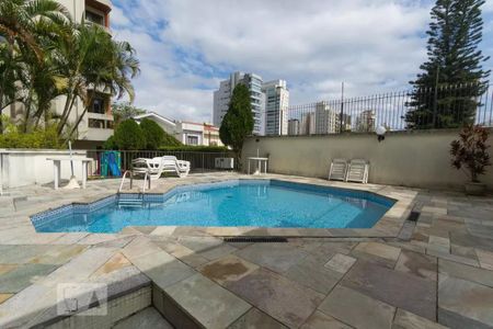 Apartamento para alugar com 120m², 3 quartos e 2 vagasÁrea comum - Piscina