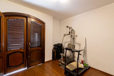 Casa à venda com 350m², 4 quartos e 6 vagasSuíte 2