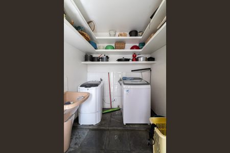 Casa à venda com 350m², 4 quartos e 6 vagasÁrea de Serviço