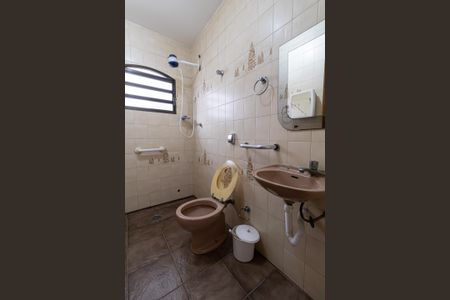 Casa à venda com 350m², 4 quartos e 6 vagasBanheiro de Serviço