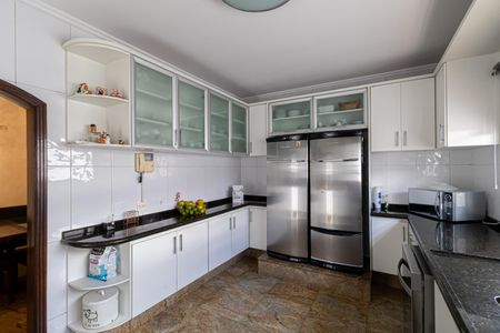 Casa à venda com 350m², 4 quartos e 6 vagasCozinha