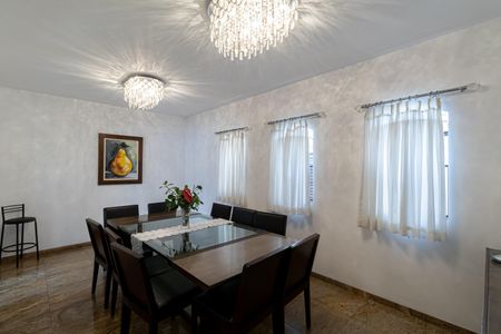 Casa à venda com 350m², 4 quartos e 6 vagasSala de Jantar