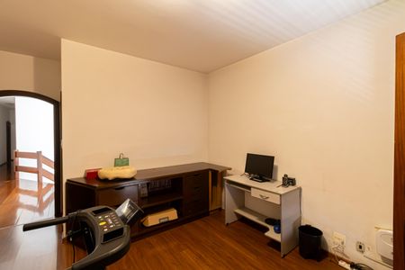 Casa à venda com 350m², 4 quartos e 6 vagasSuíte 2