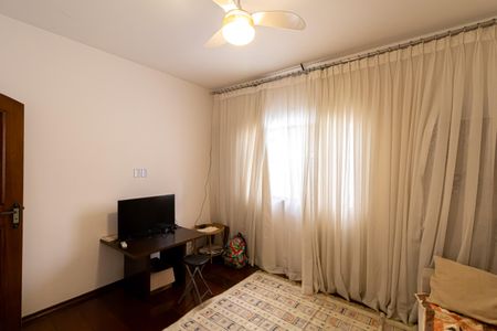 Casa à venda com 350m², 4 quartos e 6 vagasSala de TV