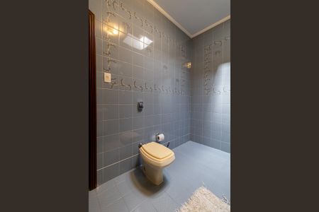 Casa à venda com 350m², 4 quartos e 6 vagasBanheiro Suíte 2