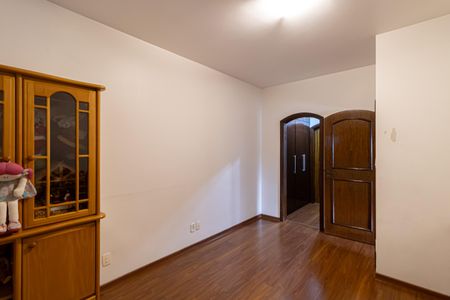 Casa à venda com 350m², 4 quartos e 6 vagasSuíte 4