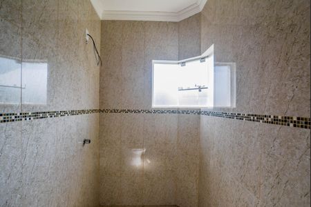 Casa à venda com 270m², 3 quartos e 6 vagasBanheiro da Suíte 1