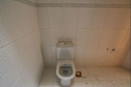 Casa à venda com 270m², 3 quartos e 6 vagasBanheiro da Suíte 2