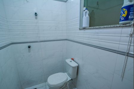 Casa à venda com 270m², 3 quartos e 6 vagasBanheiro de serviço