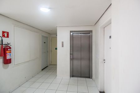 Apartamento para alugar com 45m², 2 quartos e sem vaga Apartamento para alugar com 45m², 2 quartos e sem vagaHall social
